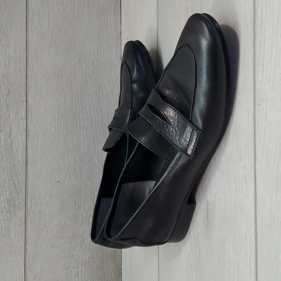 Marc Fisher Women LTD Leather Loafer Slip on shoes sz 6M - Picture 2 of 12